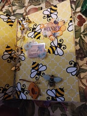 Bumble Bee Junk Journal Yellow Bee Print with Gold Accents